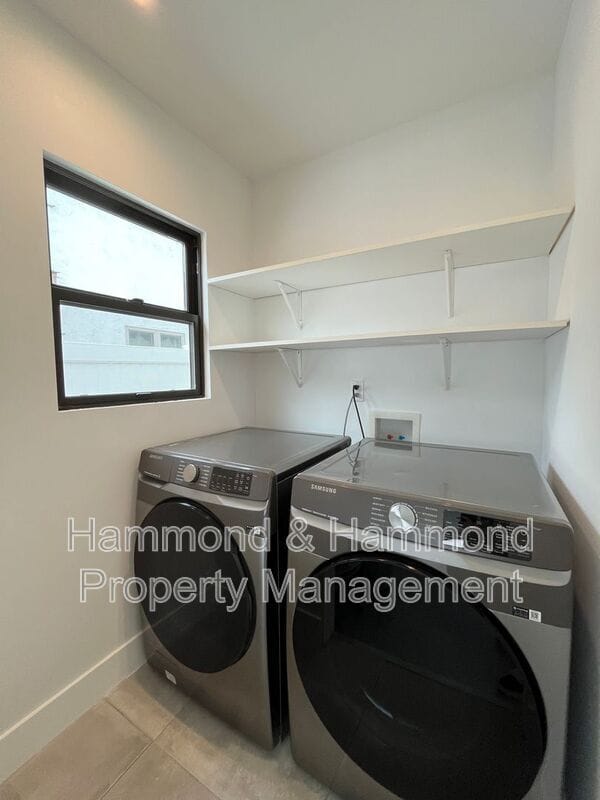 Building Photo - 5735 Saloma Ave
