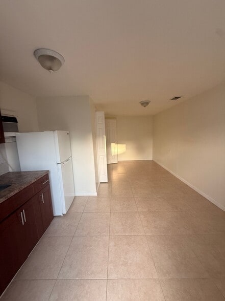 Building Photo - 5230 SW 116th Ave