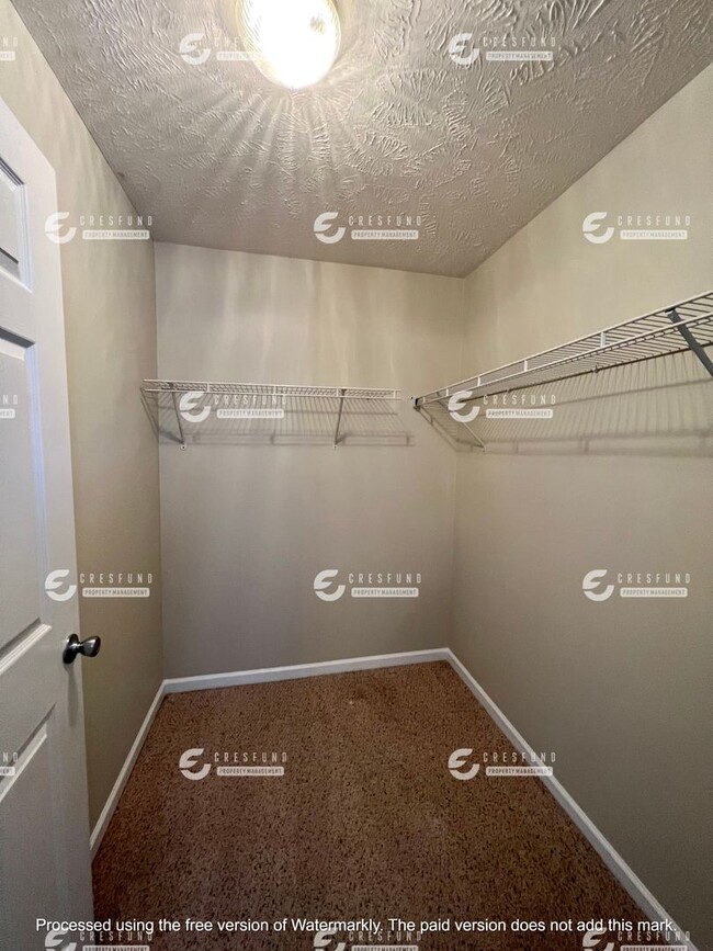 Building Photo - Freshly Painted 2 Bed 2 Bath Condo