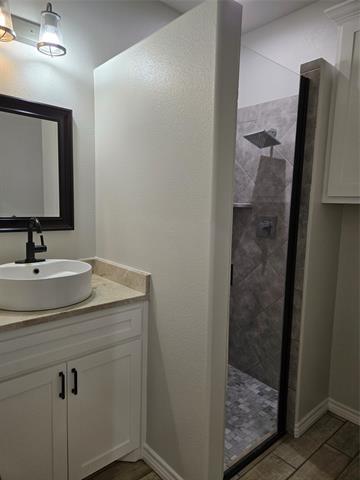 Building Photo - 3704 Canyon Rd