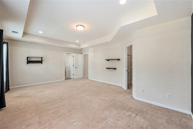 Building Photo - 349 Drayton Pl Dr