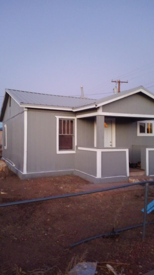 Building Photo - 210 E Cherry St