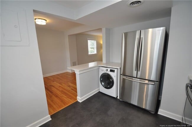 Building Photo - 1008 Nichols Dr