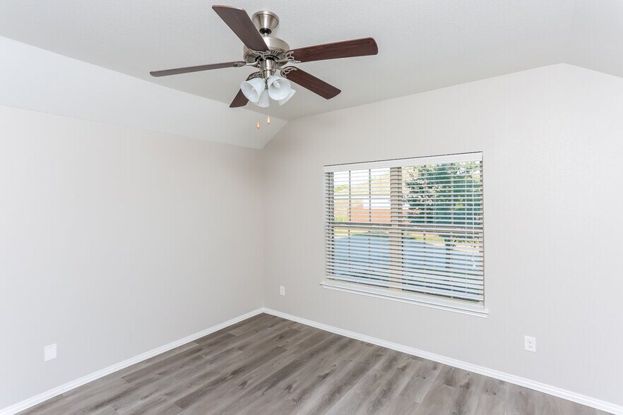 Building Photo - 1513 Applegate Way
