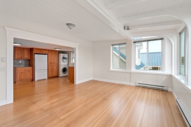 Building Photo - 157 Lake Ave