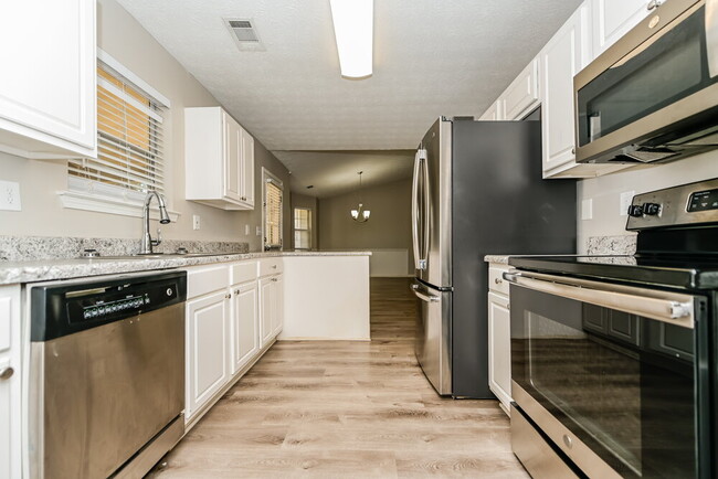 Building Photo - 76 Mallie Ct
