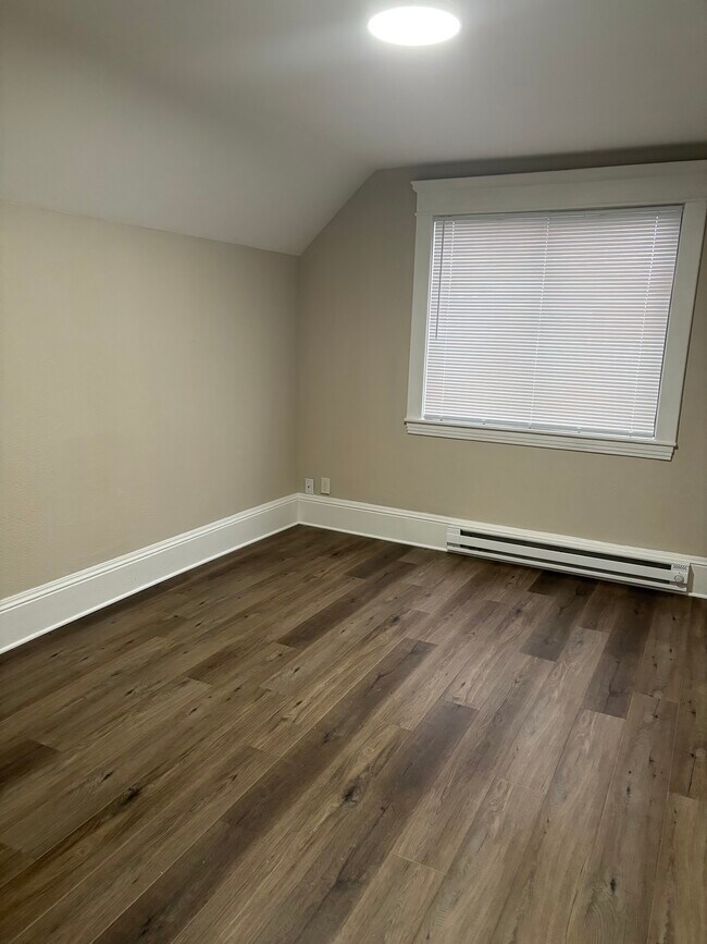 Building Photo - 3121 Hoyt Ave