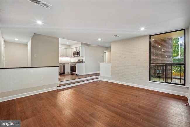 Building Photo - 9907 Blundon Dr