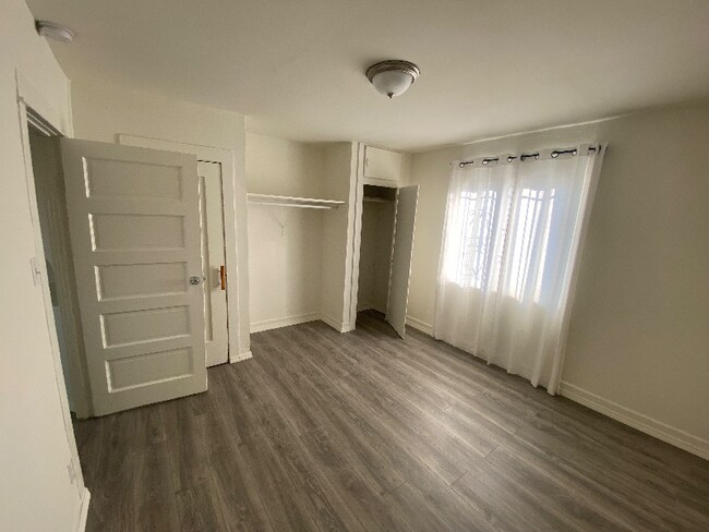 Building Photo - 725 S Osage Ave