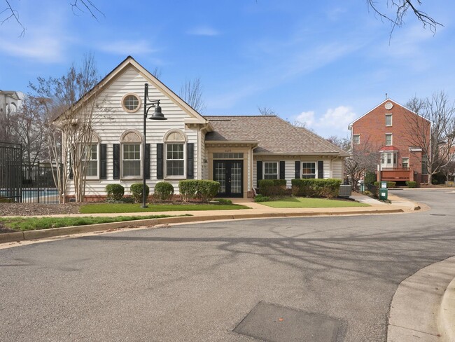 Building Photo - 4667 Longstreet Ln