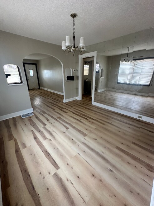 Building Photo - 2732 Queensboro Ave