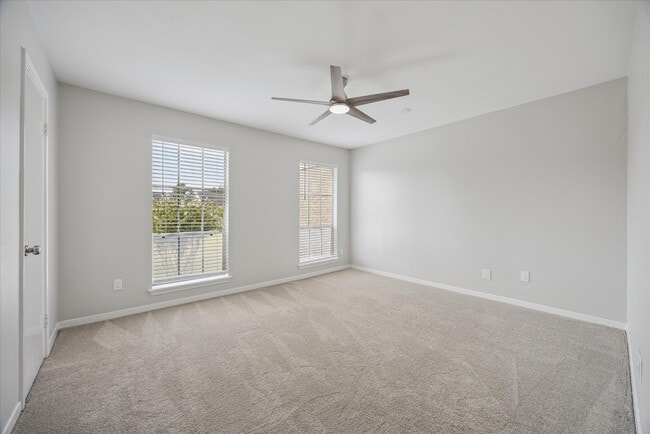Building Photo - 10345 Longmont Dr