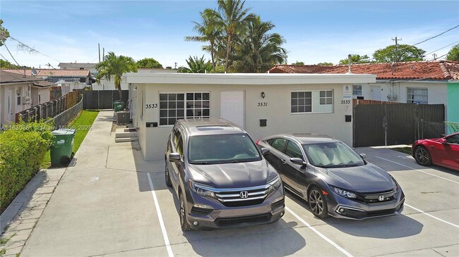 Building Photo - 3531 SW 91 Ave
