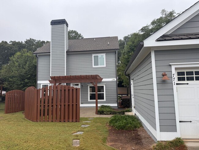 Building Photo - Charming Craftsman Home on Mitchell Bridge...