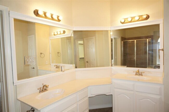 Building Photo - 11457 Gatesville Dr