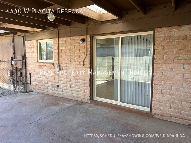 Building Photo - 4440 W Placita Rebecca