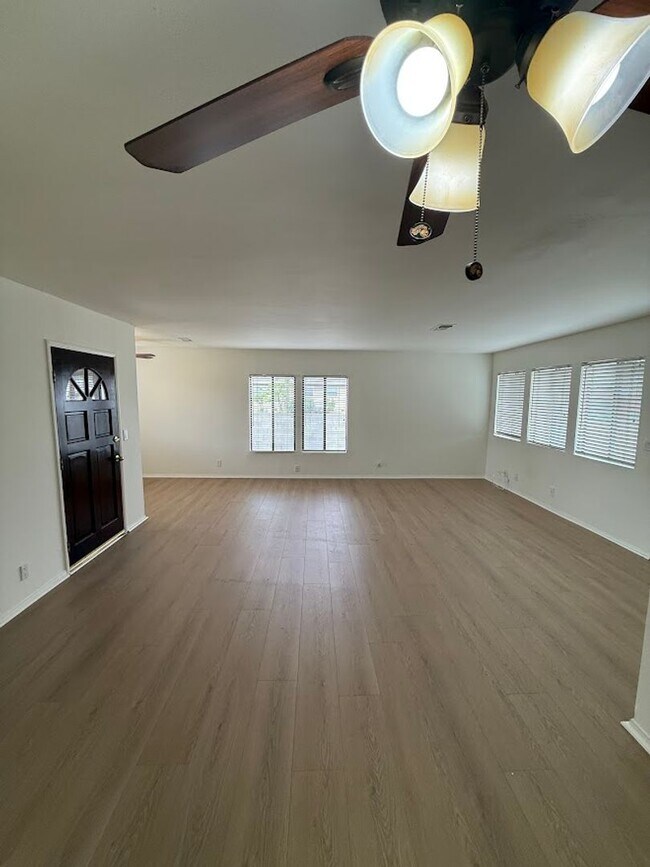 Building Photo - Beautiful 3 Bedroom, 2 Bathroom Granada Hills Home with Detached Garage!