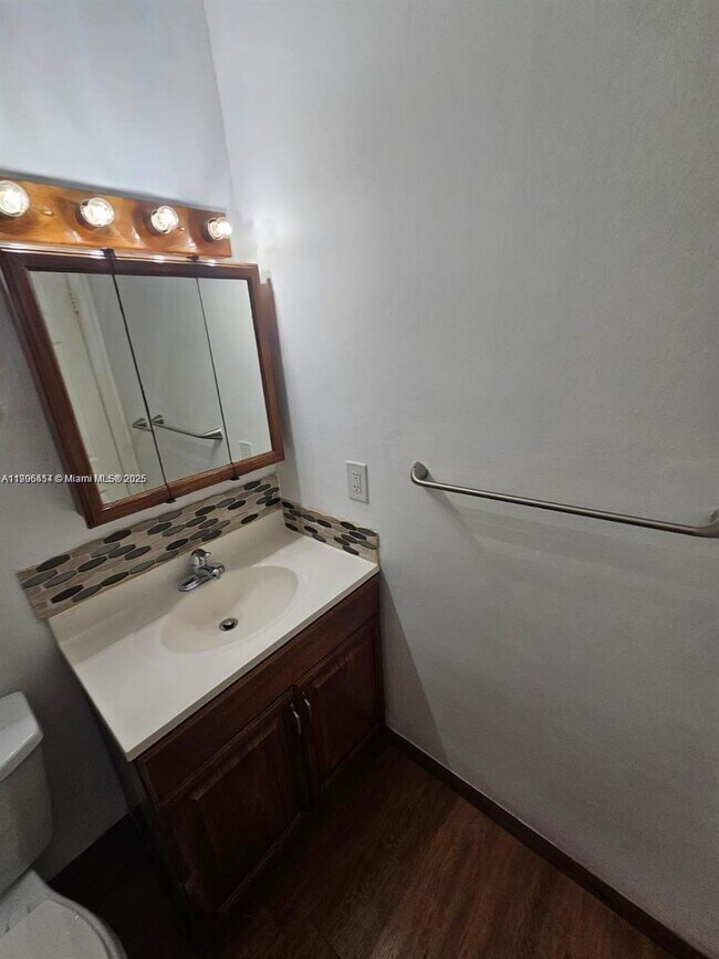 Building Photo - 1830 Cleveland St