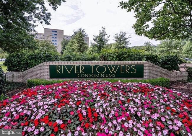 Building Photo - 6621 Wakefield Dr