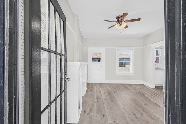 Interior Photo - 1049 E 5th Street