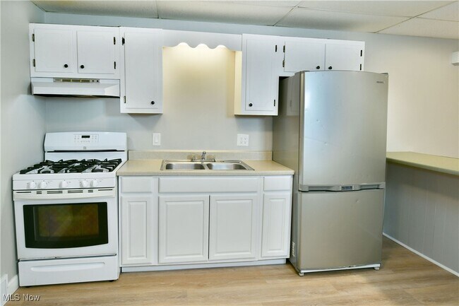 Building Photo - 401 Williams St SE