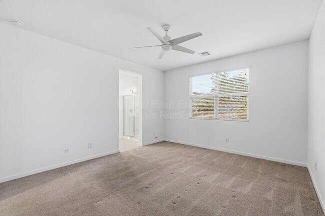 Building Photo - 13300 N 141st Ln