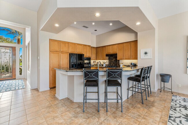 Building Photo - 701 Indian Ridge Dr