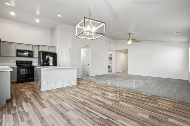Building Photo - 17806 N Pegram Way
