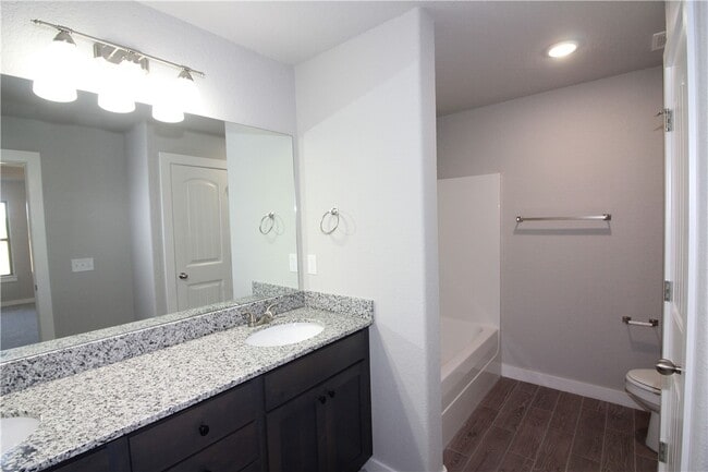 Building Photo - 411 Barbet Dr