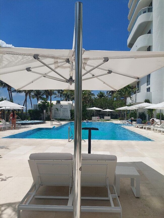 Building Photo - 6365 Collins Ave