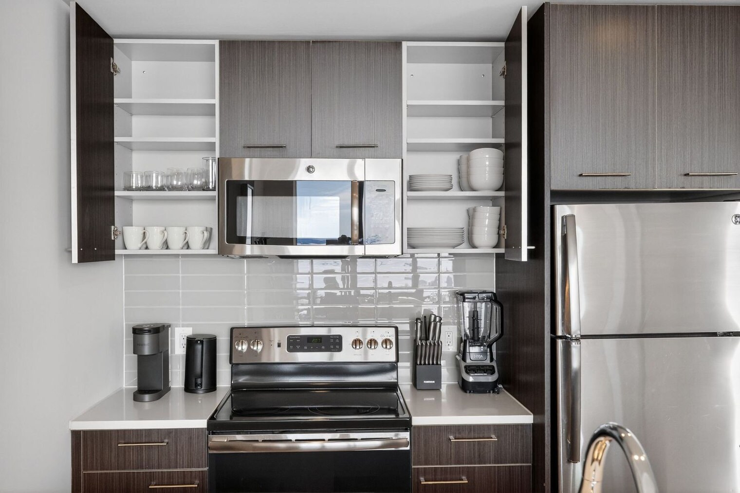 Building Photo - 33 Park View Ave