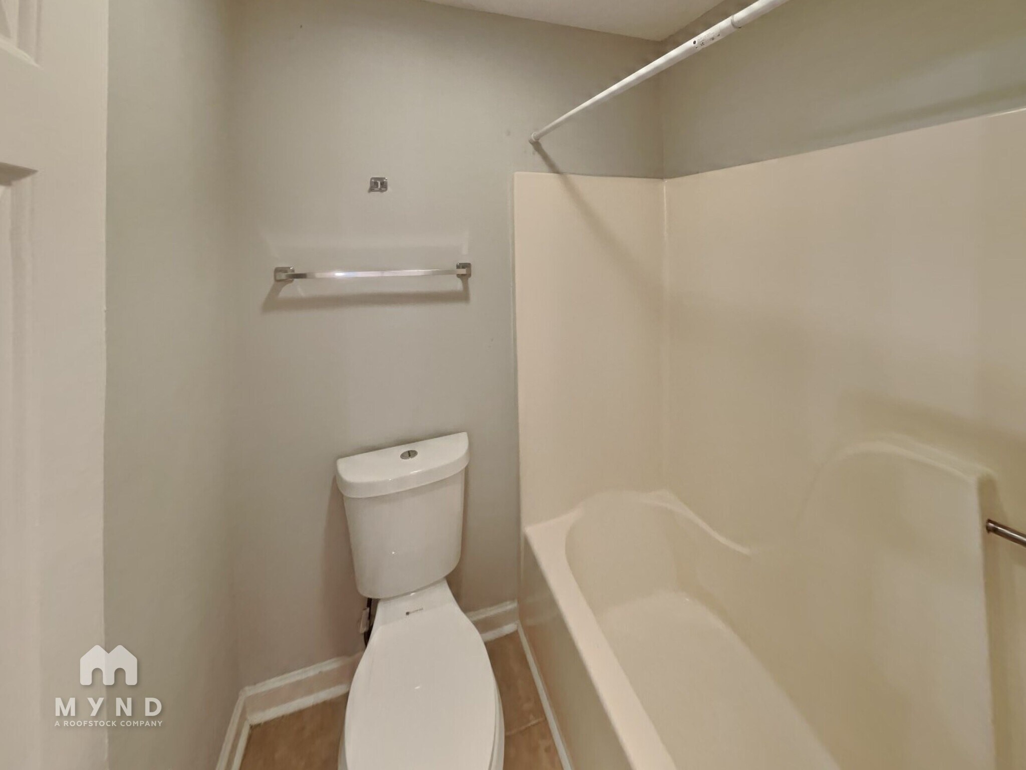 Building Photo - 3306 Woodland Park Rd