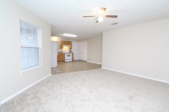 Building Photo - Updated 3BR Patio Home in Brownsville with Open Living Layout, Interior Laundry, Easy-Care Yard &...