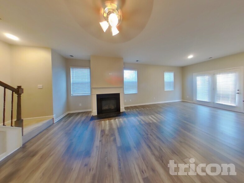 Building Photo - 864 Bentley Dr