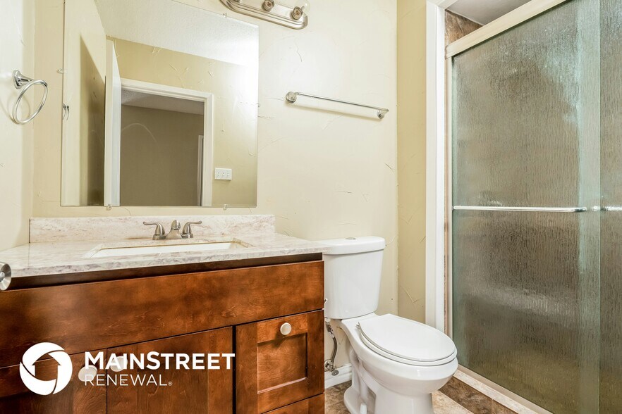 Building Photo - 2437 Channing Dr