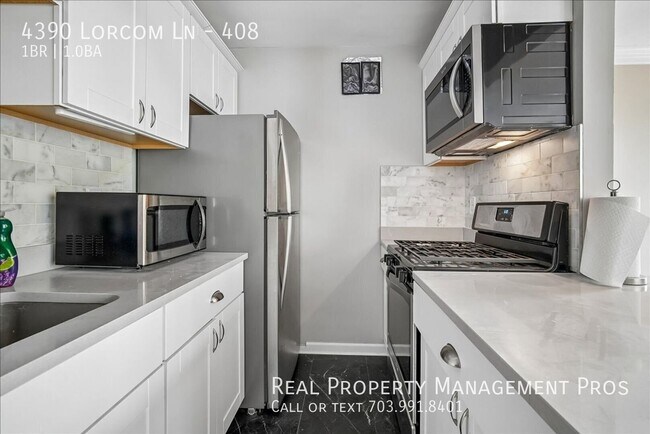 Building Photo - 4390 Lorcom Ln