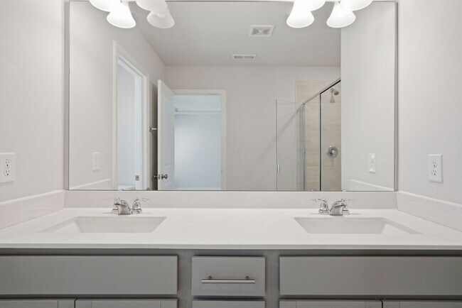 Building Photo - Upgraded 3BR Townhome in Wake Forest | Open Layout, Garage & Resort-Style Amenities