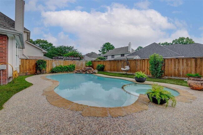 Building Photo - 15838 Red Hill Trail