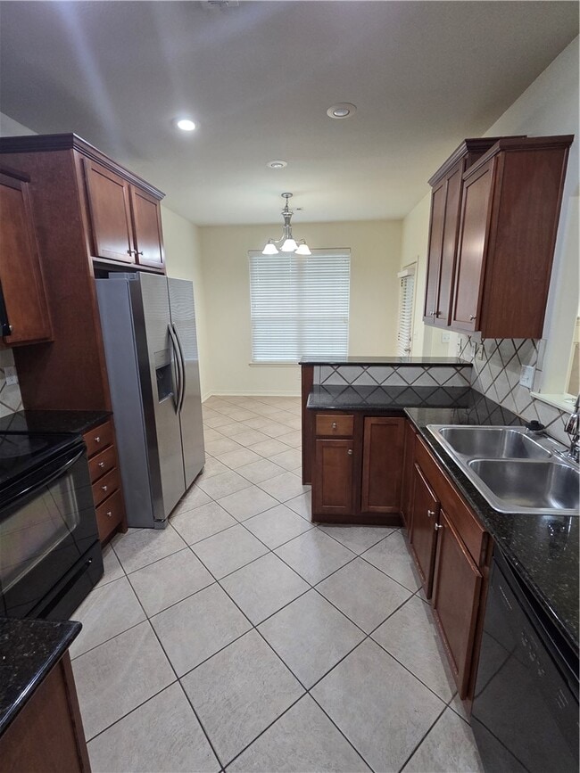 Building Photo - 3219 W Thornebrook St