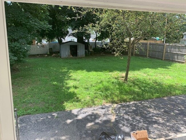 Building Photo - Beautiful 3 bed 1.5 Bath Single Family Home For Rent