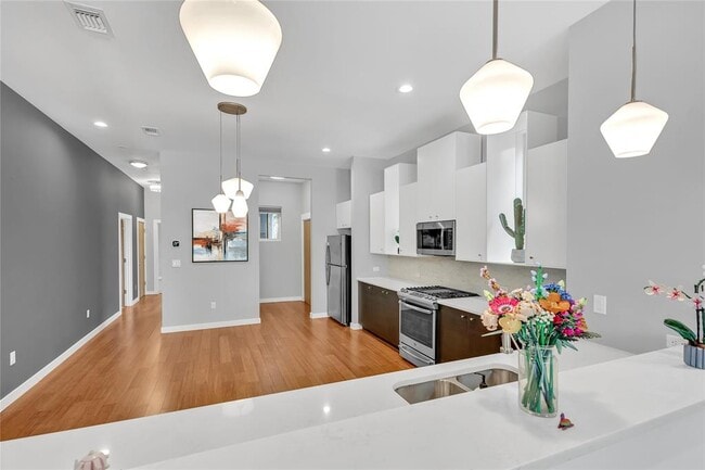 Building Photo - 1518 Parker Ln