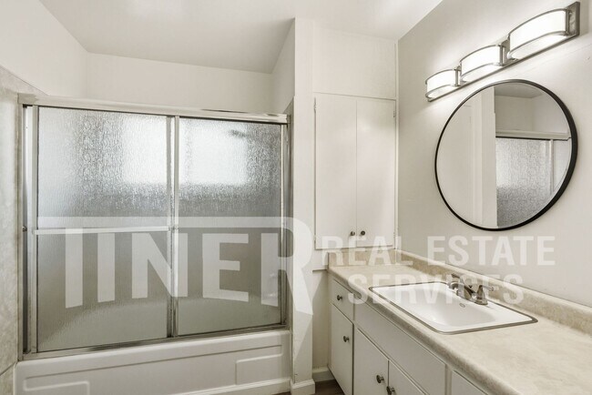 Building Photo - 4920 Douvan Ct