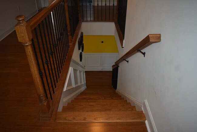 Building Photo - 2190 Harborview Dr