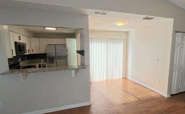 Building Photo - "Charming 3-Bedroom Retreat on Daisy Lane – Your Cozy Jacksonville Sanctuary!"