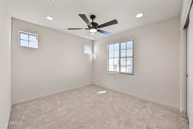 Building Photo - 8961 W San Juan Ave