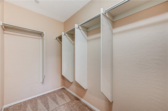 Building Photo - 6868 Sky Pointe Dr
