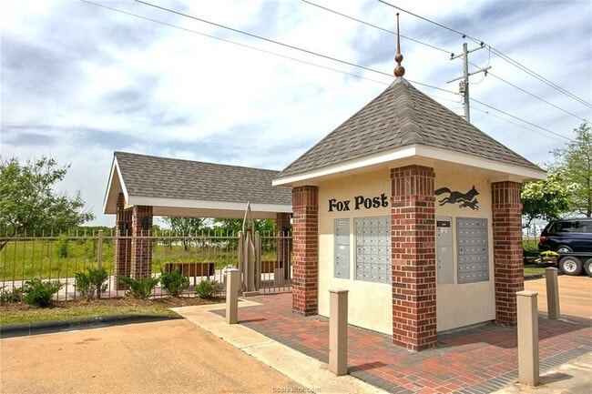 Building Photo - 801 Luther W St