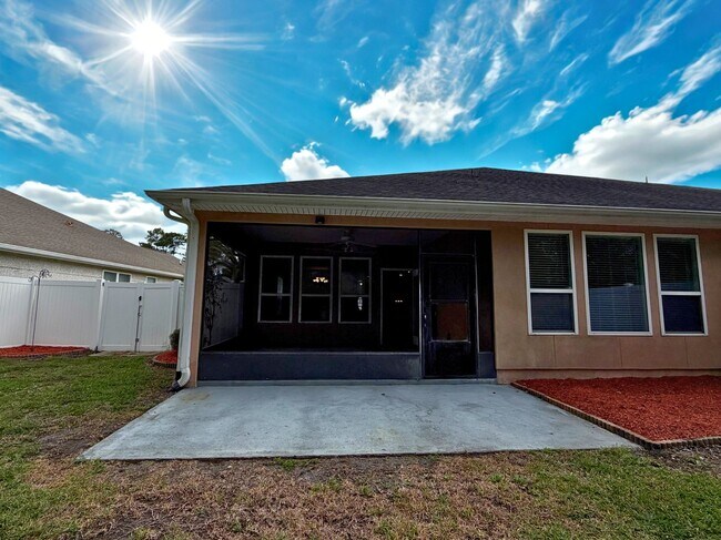 Building Photo - 3/2 fenced in yard, landscaping included !