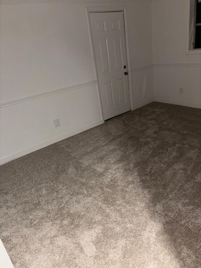 Building Photo - 4311 Ashland Dr