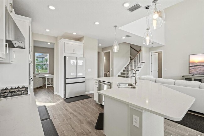 Building Photo - 9312 Tequila Sunrise Dr